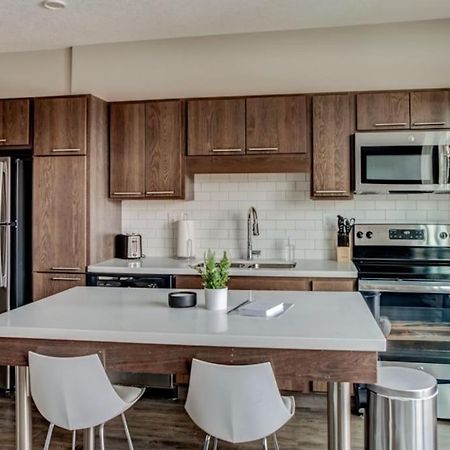 Modern Stylish Downtown Apartment Des Moines Exterior photo