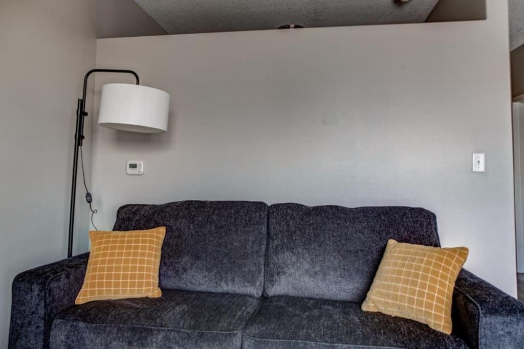 Modern Stylish Downtown Apartment Des Moines Exterior photo