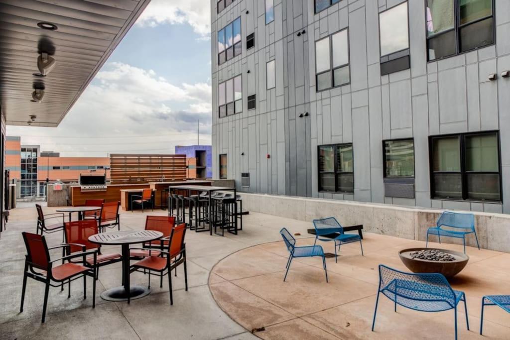 Modern Stylish Downtown Apartment Des Moines Exterior photo