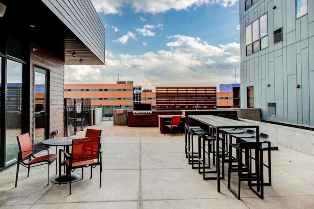 Modern Stylish Downtown Apartment Des Moines Exterior photo