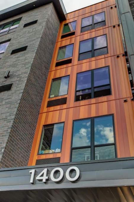 Modern Stylish Downtown Apartment Des Moines Exterior photo